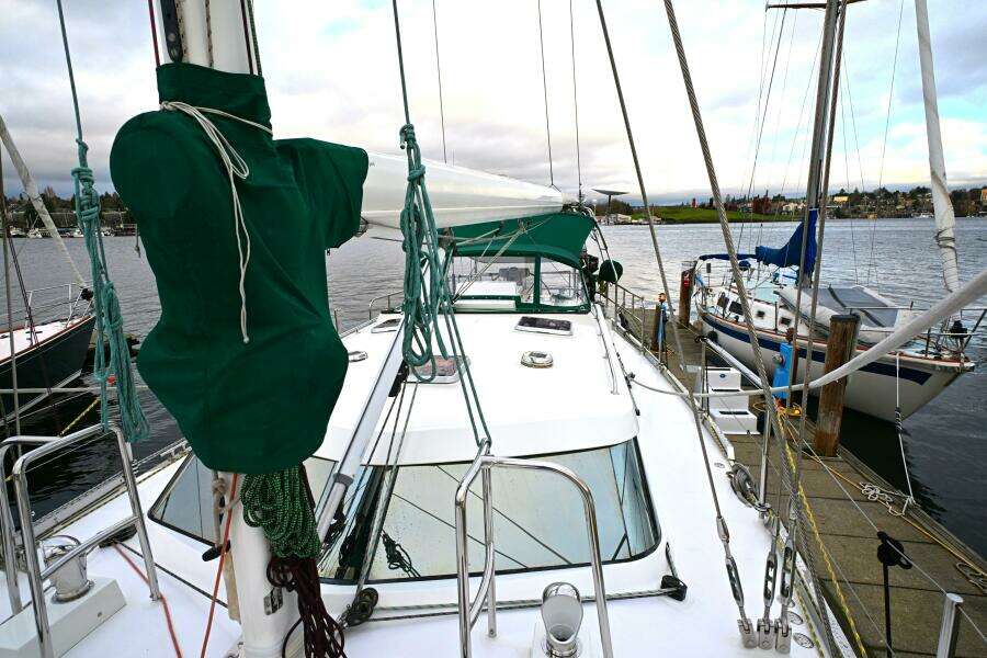 Delphina 55ft Waterline Yacht For Sale