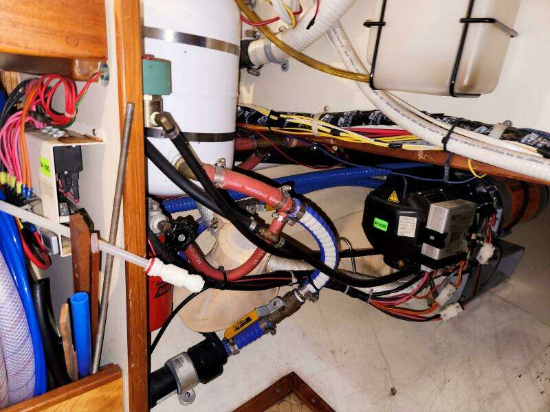 Delphina 55ft Waterline Yacht For Sale