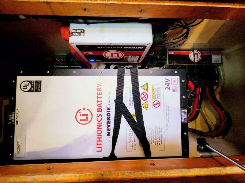 Delphina 55ft Waterline Yacht For Sale