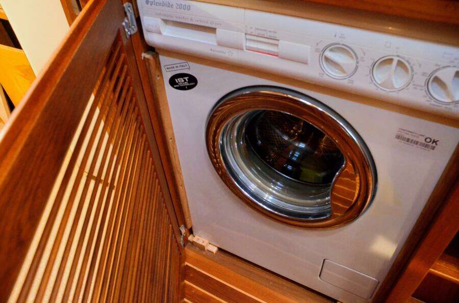 Delphina 55ft Waterline Yacht For Sale