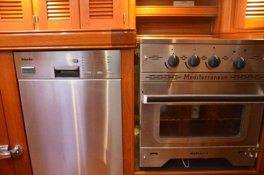 Delphina 55ft Waterline Yacht For Sale