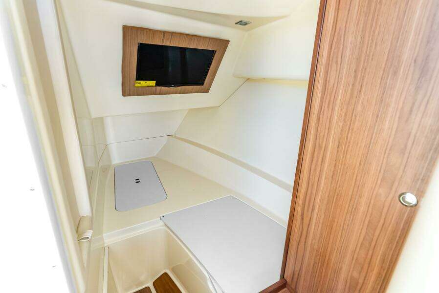 35ft Chris Craft Yacht For Sale