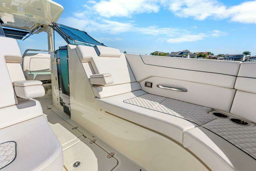 35ft Chris Craft Yacht For Sale