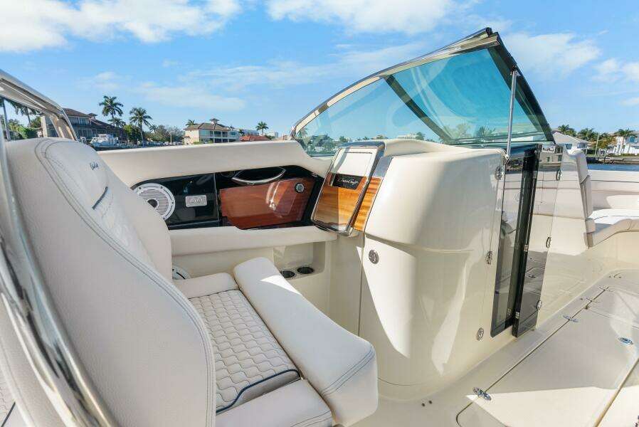 35ft Chris Craft Yacht For Sale