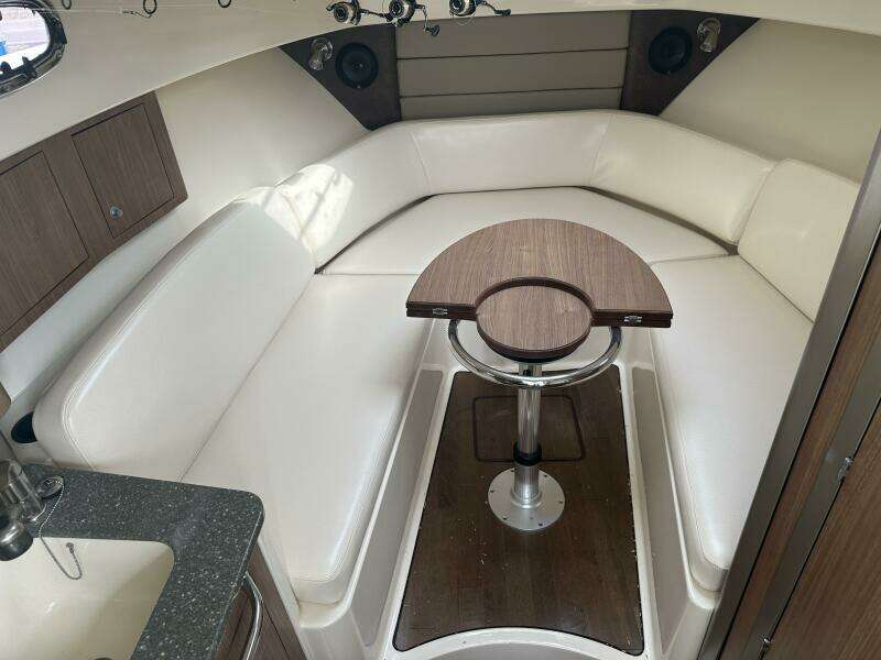 31ft Boston Whaler Yacht For Sale