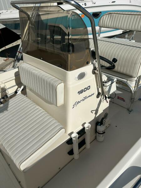 19' 2001 Key West 1900 Sportsman