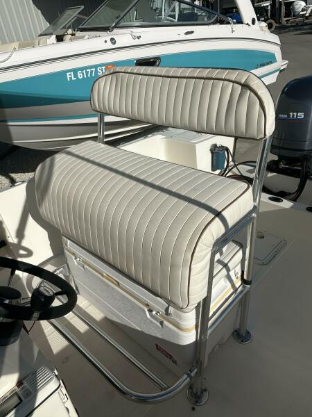 19' 2001 Key West 1900 Sportsman