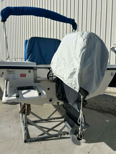 19' 2001 Key West 1900 Sportsman