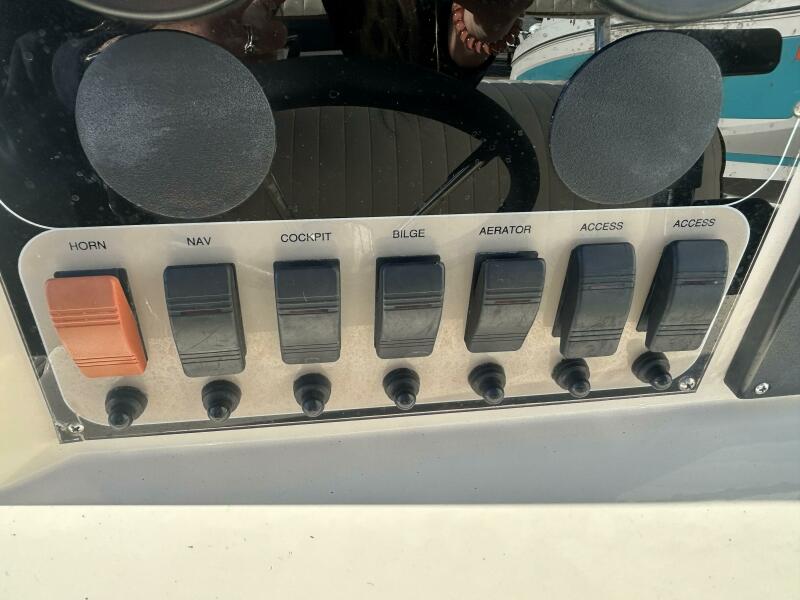 19' 2001 Key West 1900 Sportsman