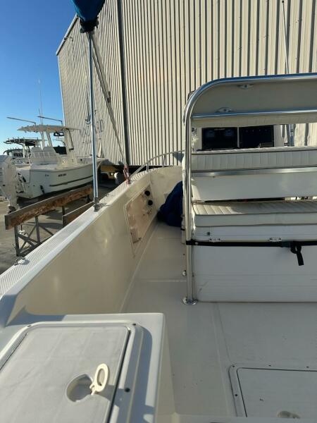 19' 2001 Key West 1900 Sportsman