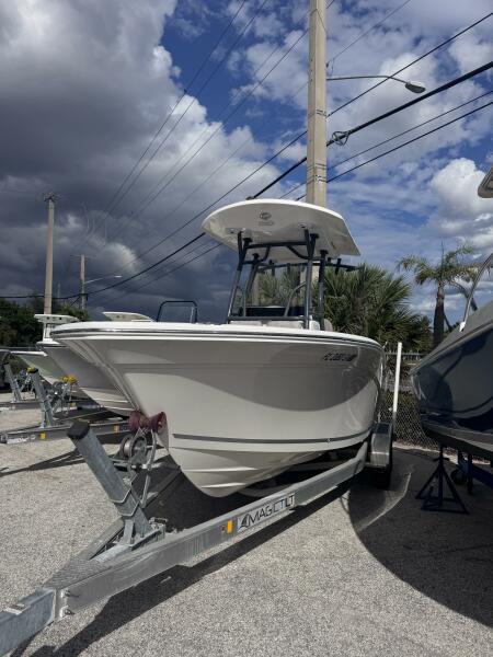 22' 2021 Sea Fox 228 Commander