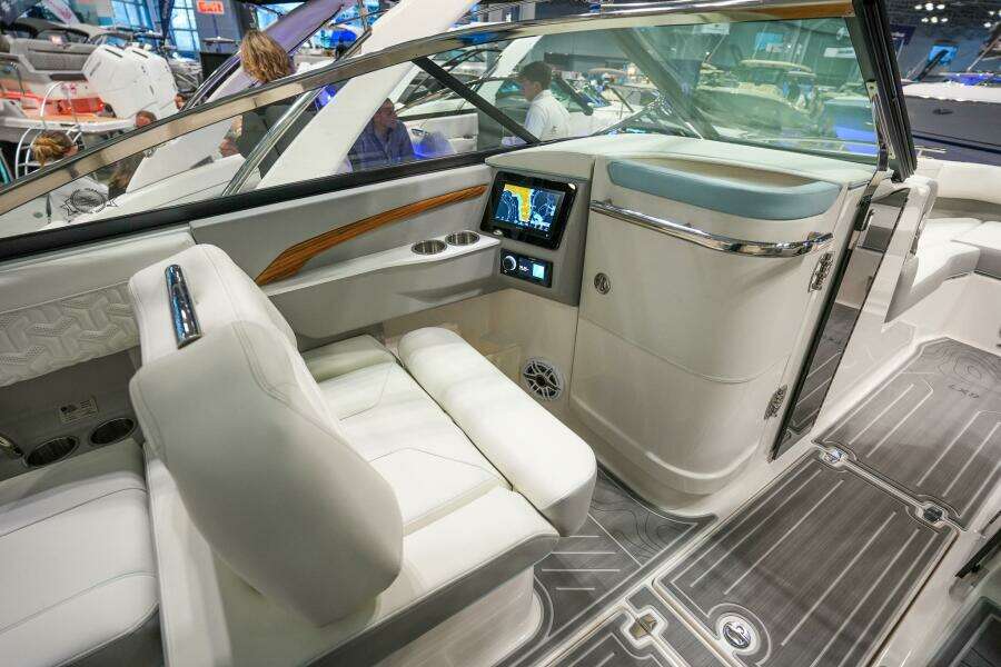 29ft Regal Yacht For Sale