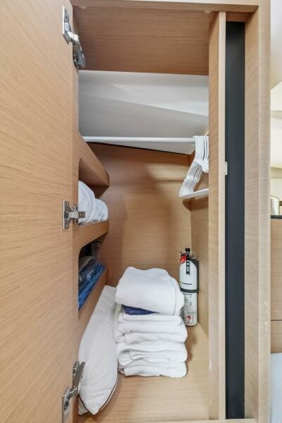 44' 2021 Jeanneau 440