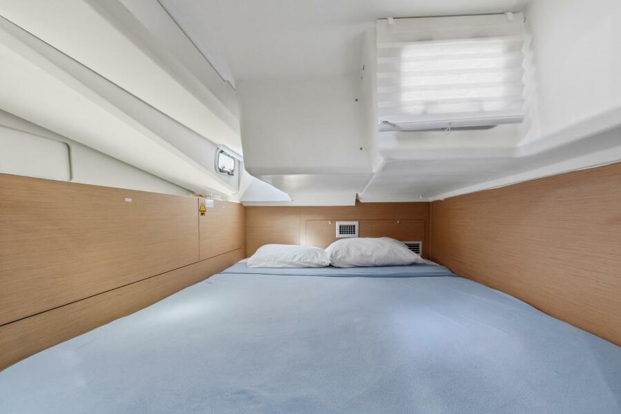 44' 2021 Jeanneau 440