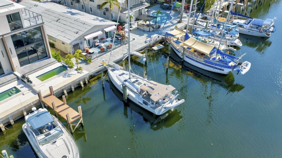 44' 2021 Jeanneau 440