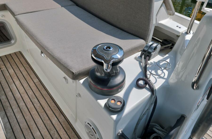 44' 2021 Jeanneau 440