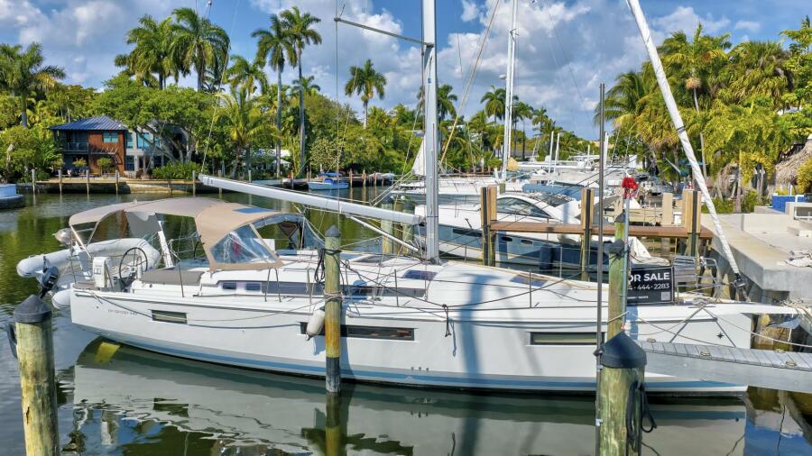 44' 2021 Jeanneau 440