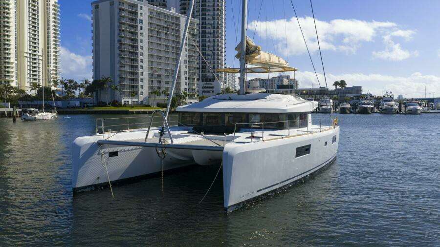Rhapsody 52ft Lagoon Yacht For Sale