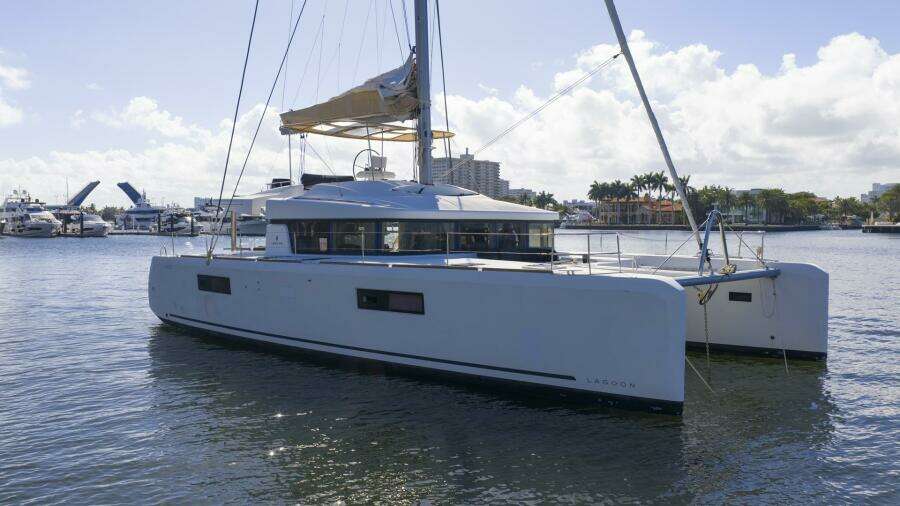Rhapsody 52ft Lagoon Yacht For Sale