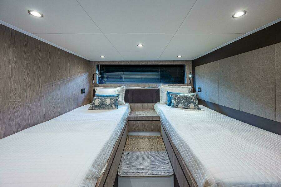 45ft Azimut Yacht For Sale