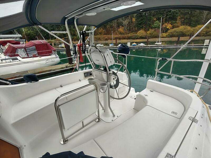 VELELLA 35ft Hunter Yacht For Sale