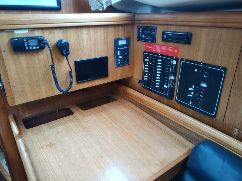 VELELLA 35ft Hunter Yacht For Sale