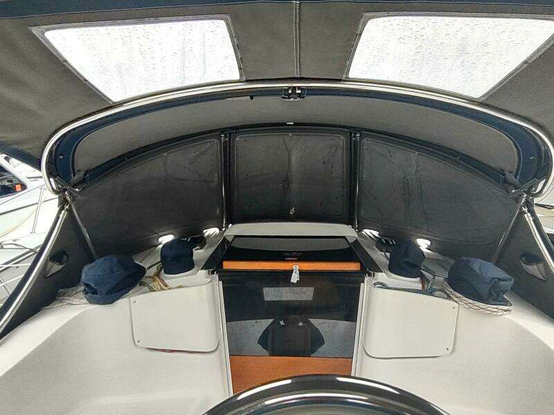 VELELLA 35ft Hunter Yacht For Sale