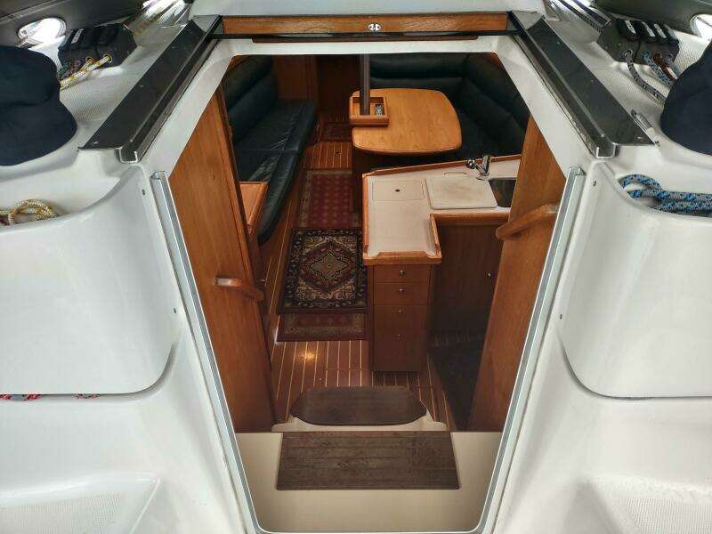 VELELLA 35ft Hunter Yacht For Sale