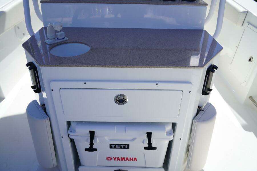 27ft Sea Hunt Yacht For Sale