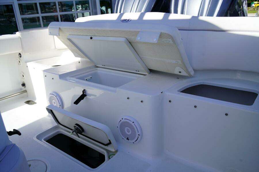 27ft Sea Hunt Yacht For Sale