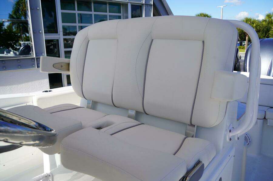 27ft Sea Hunt Yacht For Sale