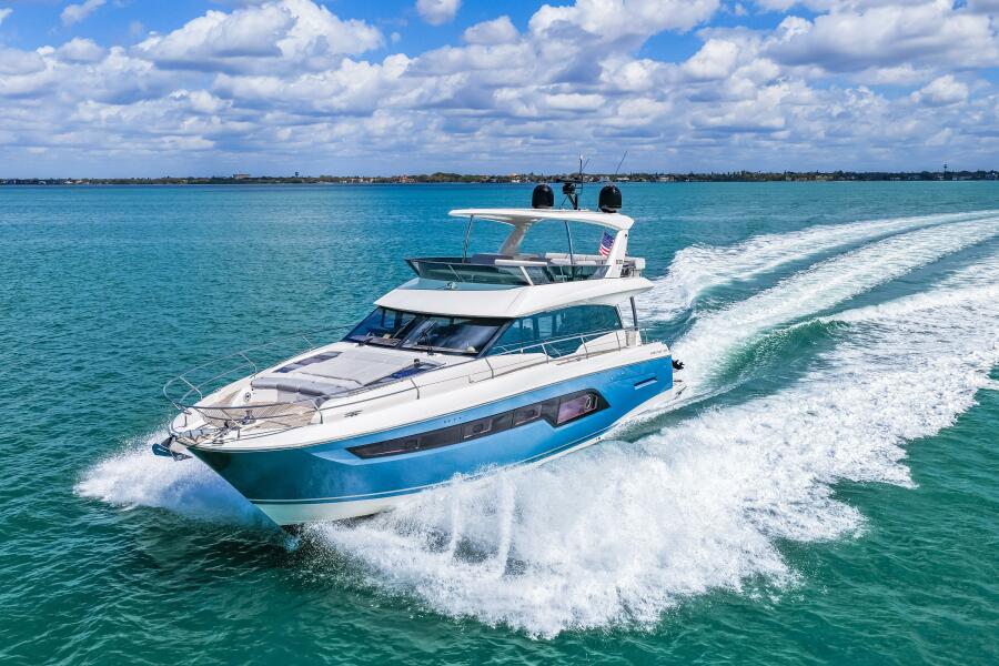63' 2019 Prestige 630 Flybridge