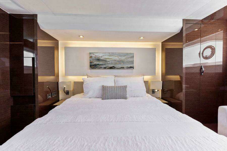 2019 Prestige 63 Flybridge 'Peace'