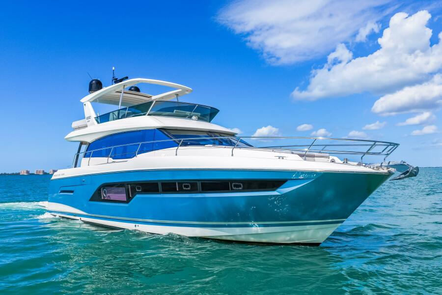 63' 2019 Prestige 630 Flybridge