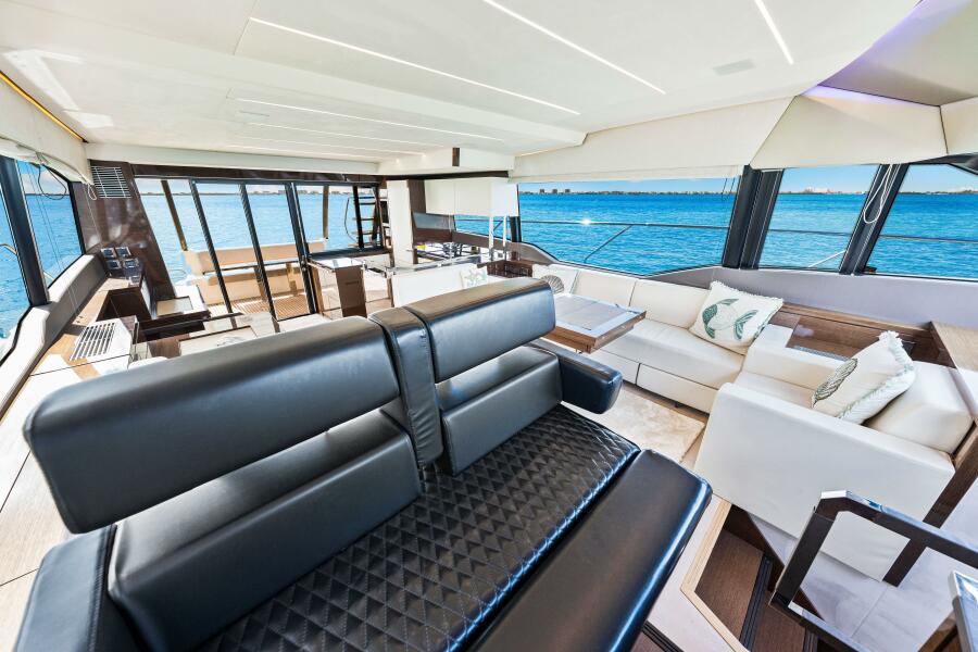 63' 2019 Prestige 630 Flybridge