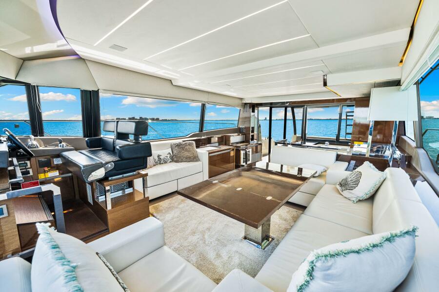 63' 2019 Prestige 630 Flybridge