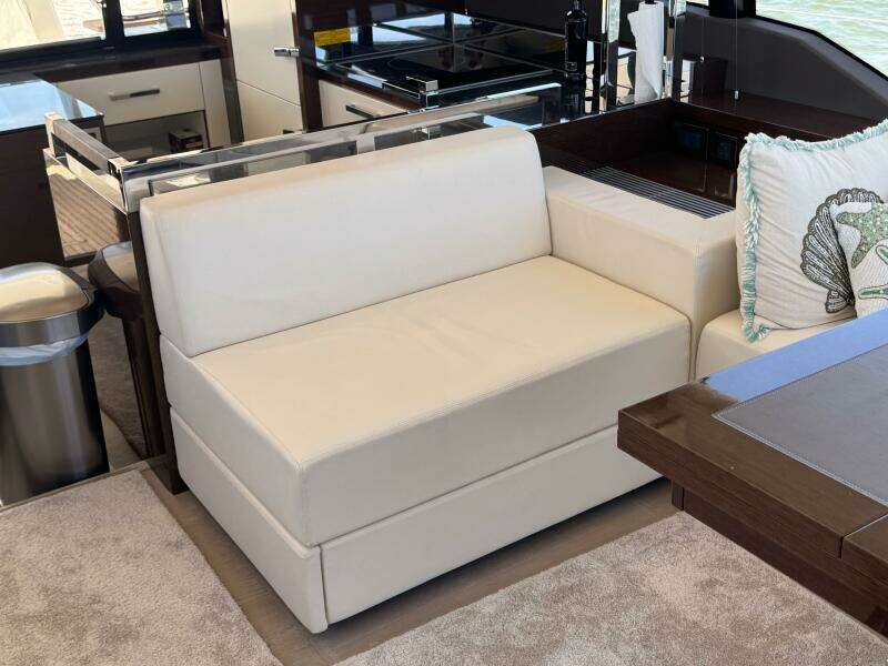 2019 Prestige 63 Flybridge 'Peace'