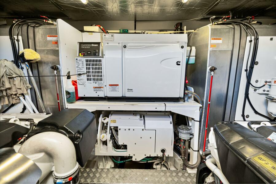 63' 2019 Prestige 630 Flybridge