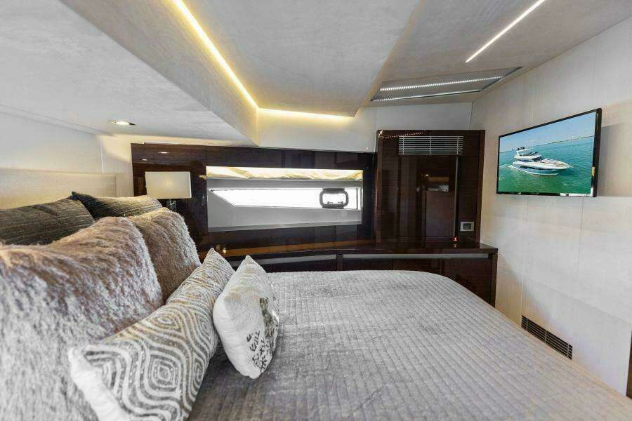 2019 Prestige 63 Flybridge 'Peace'