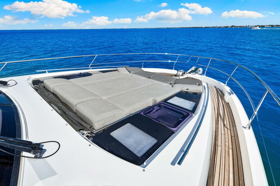 63' 2019 Prestige 630 Flybridge
