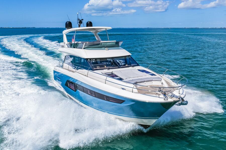 63' 2019 Prestige 630 Flybridge