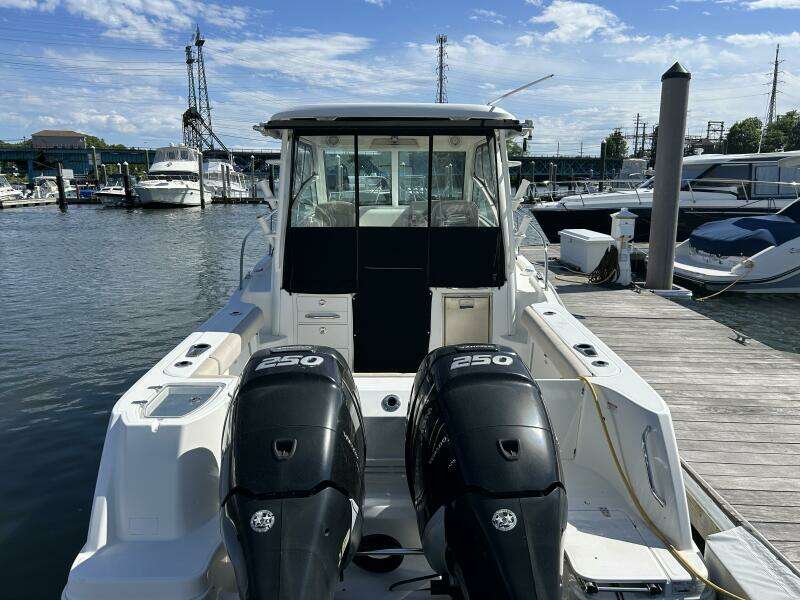 28ft Boston Whaler Yacht For Sale