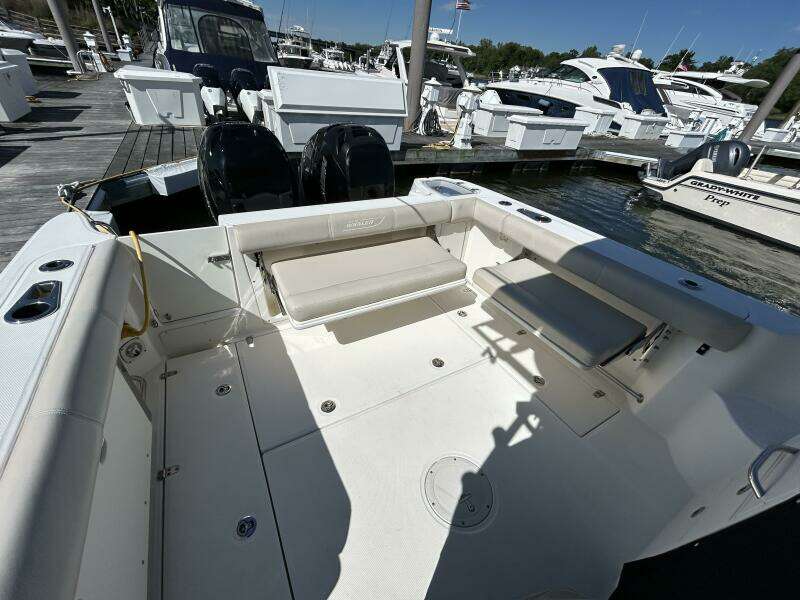 28ft Boston Whaler Yacht For Sale