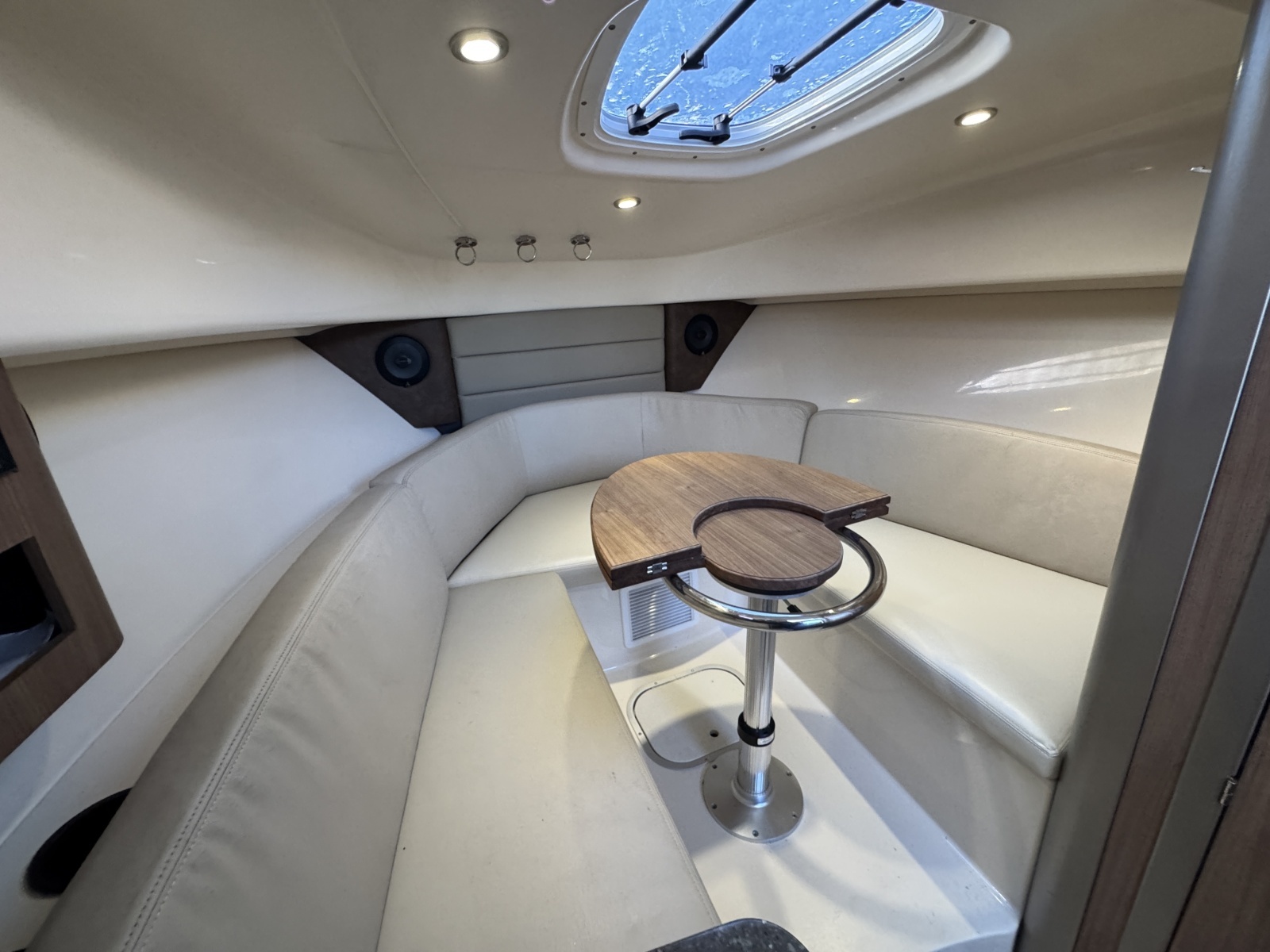 28ft Boston Whaler Yacht For Sale