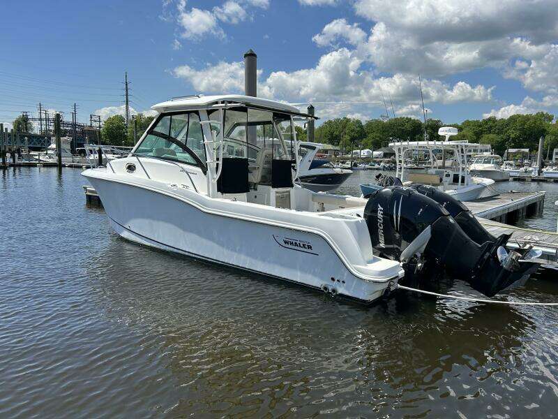 28ft Boston Whaler Yacht For Sale