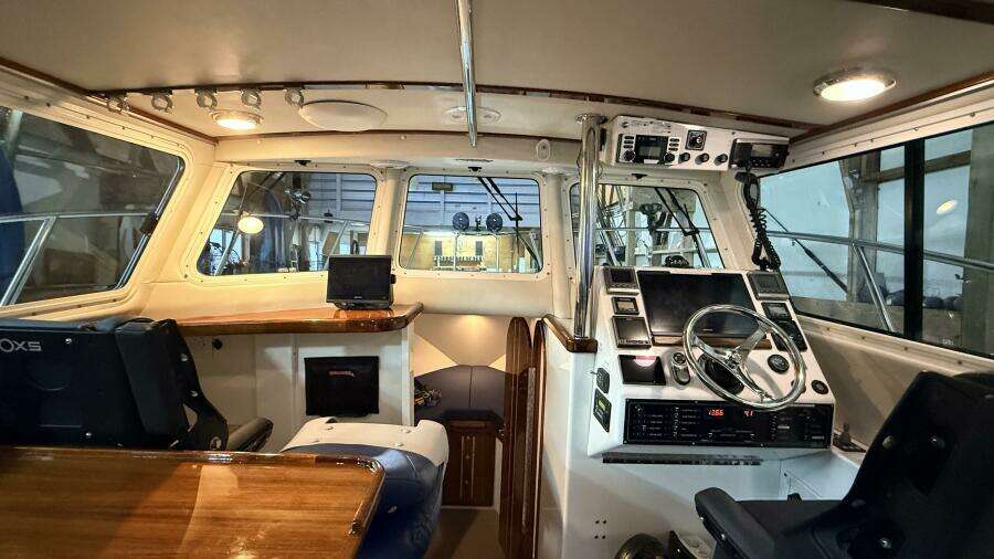 Kapalua 33ft Ocean Sport Yacht For Sale