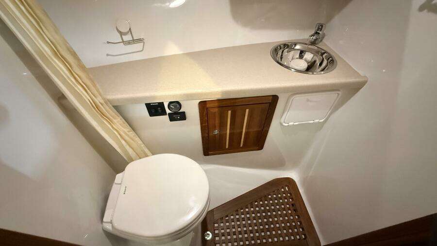 Kapalua 33ft Ocean Sport Yacht For Sale