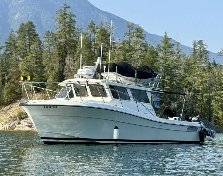 Kapalua 33ft Ocean Sport Yacht For Sale