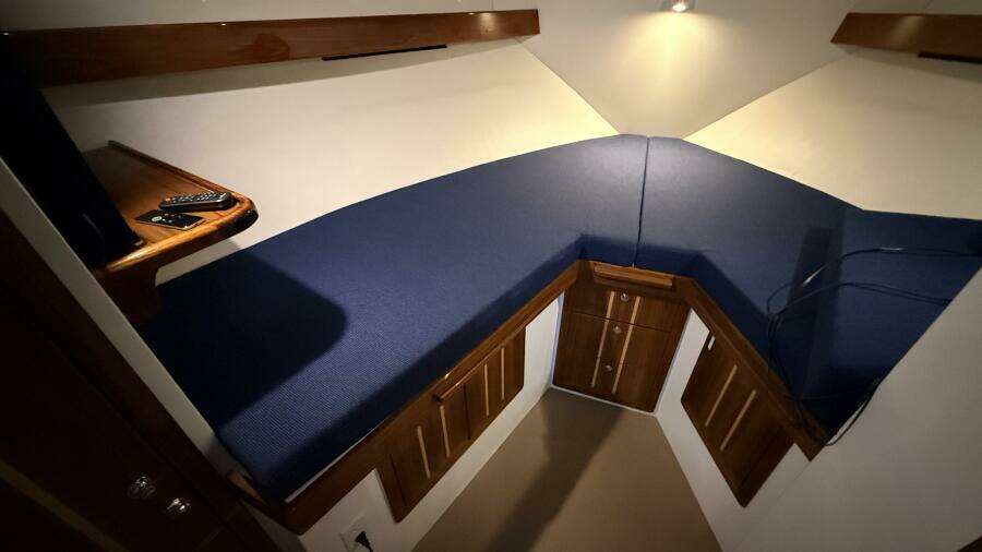 Kapalua 33ft Ocean Sport Yacht For Sale