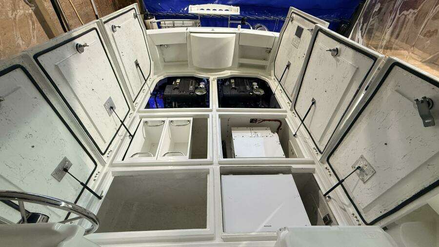 Kapalua 33ft Ocean Sport Yacht For Sale